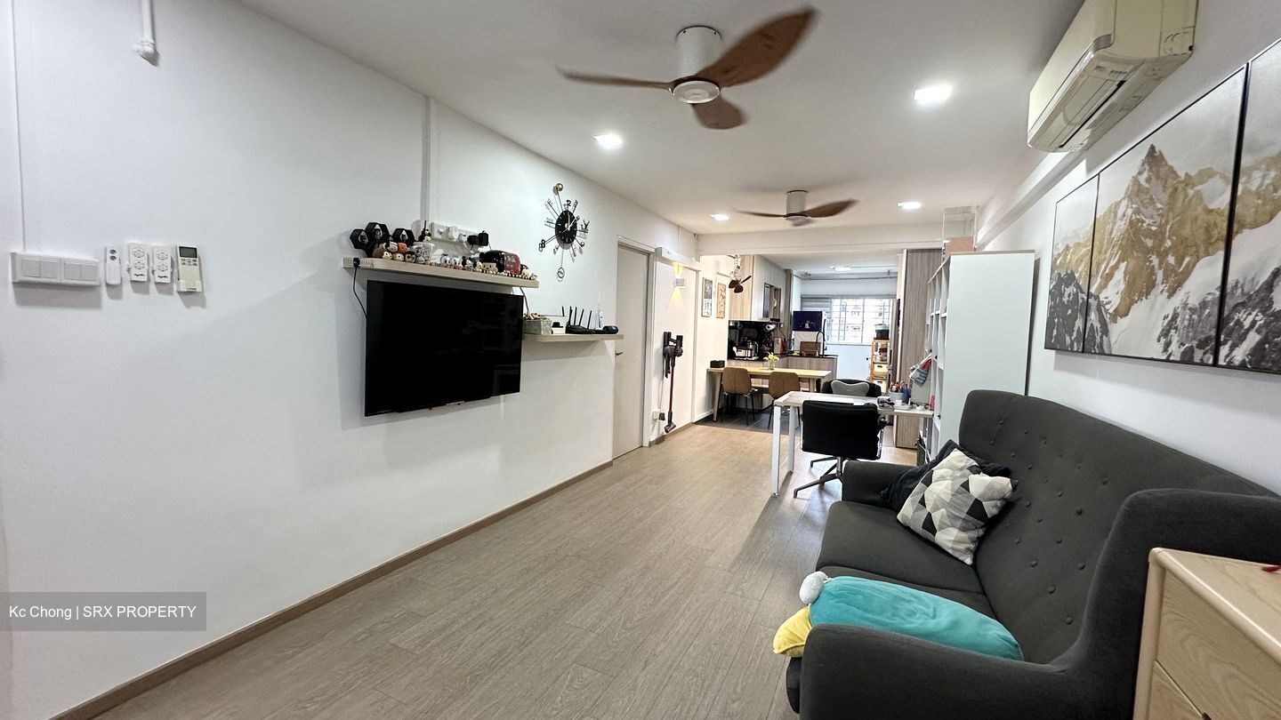 Blk 315 Jurong East Street 32 (Jurong East), HDB 3 Rooms #572643841